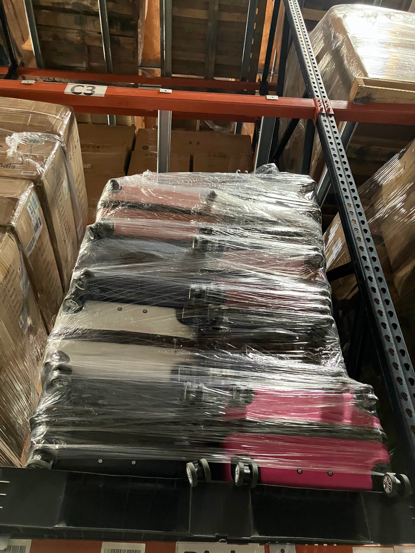 One plate - Sale by bulk of suitcase color mixed around 18 luggage set ( Around 45 to 54pieces suitcase on one plate)