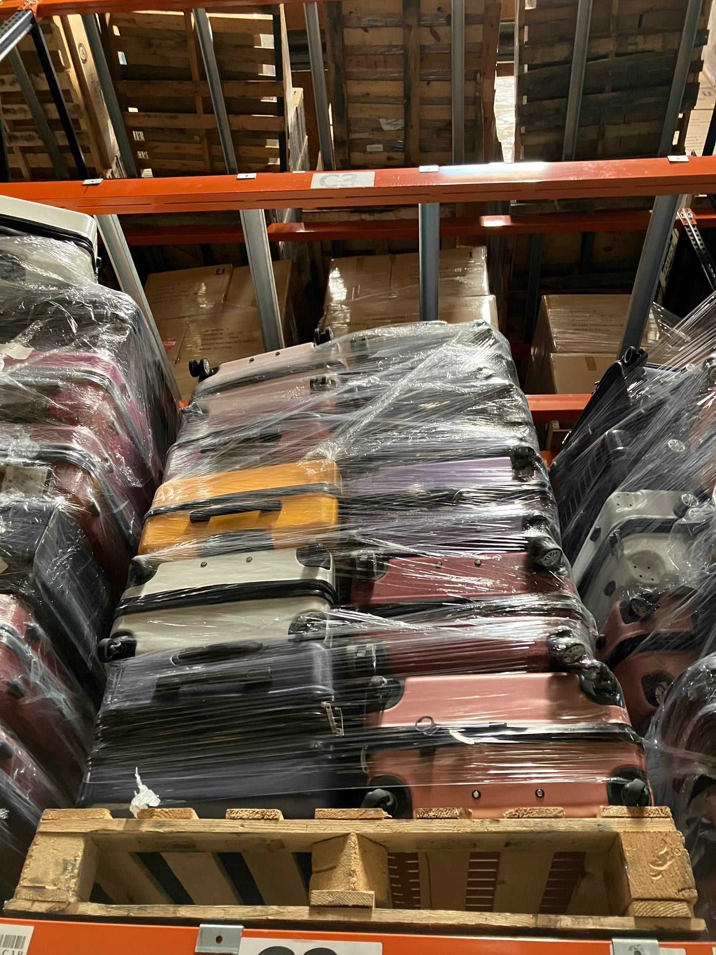 One plate - Sale by bulk of suitcase color mixed around 18 luggage set ( Around 45 to 54pieces suitcase on one plate)