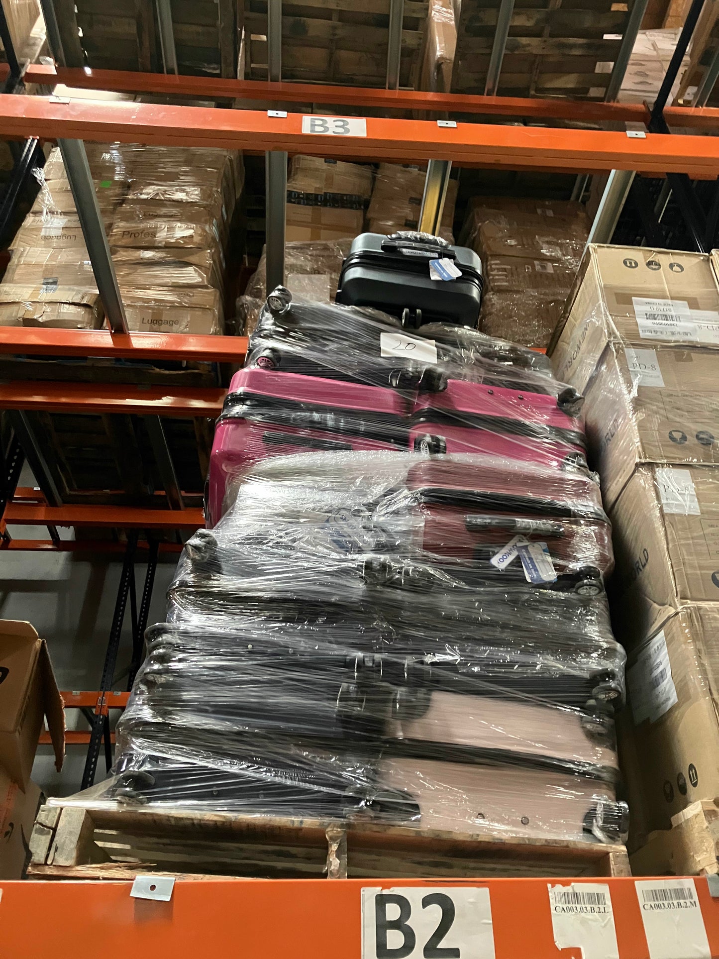 One plate - Sale by bulk of suitcase color mixed around 18 luggage set ( Around 45 to 54pieces suitcase on one plate)